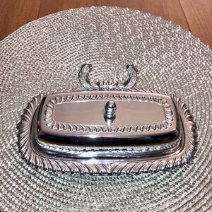 Vintage Irvinware Chromeware Silver Plated Butter Covered Butter Dish.